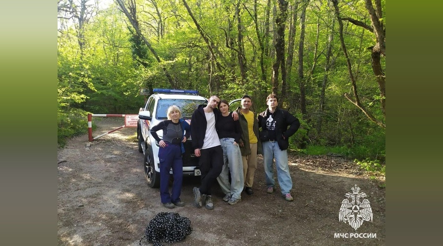 Спасатели эвакуировали туристов на горе Аю-Даг