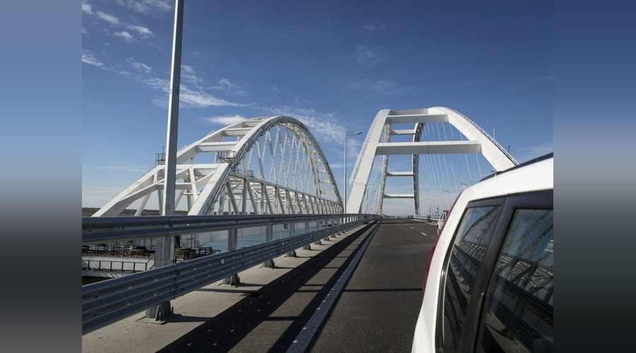 На Крымском мосту упростили систему досмотра автомобилей
