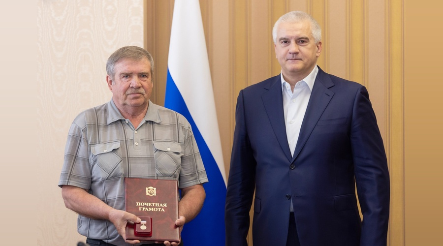 Сергей Аксенов поздравил аэропорт Симферополь с 90‑летним юбилеем