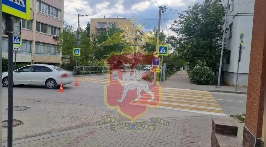 Подросток на самокате пострадал в ДТП на пешеходном переходе в Саках