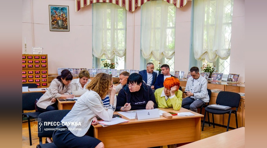 В Евпатории собрали предложения по обновлению Привокзальной площади