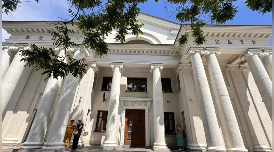 В Севастополе демонтировали название кинотеатра Украина после обстрела Панорамы