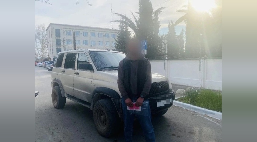 Полиция Бахчисарая выявила автомобиль с незаконной тонировкой и без регистрационных знаков
