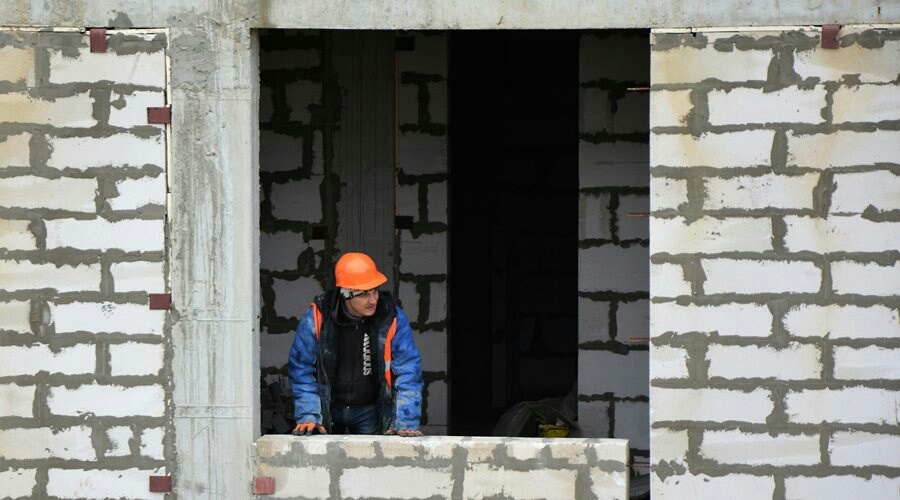 Аксёнов заявил о нехватке строителей в Крыму