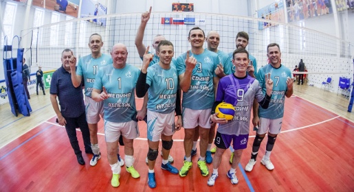 Алуштинцы выиграли международный турнир по волейболу среди ветеранов в Костроме