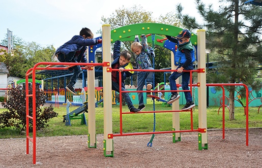 Власти потратят 20 млн руб на установку 16 детских площадок в Симферополе