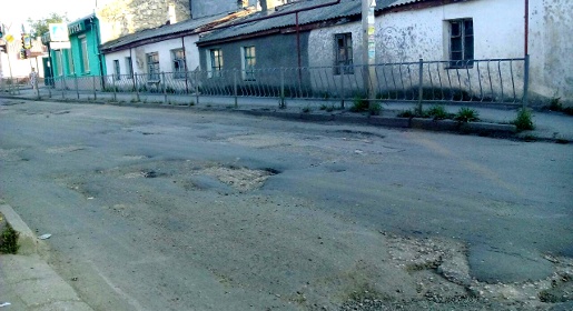 Состояние дорог испортило репутацию властям Крыма – Константинов