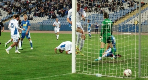 Симферопольцы и севастопольцы снова не выявили сильнейшего в матче крымского футбольного чемпионата (ФОТО)