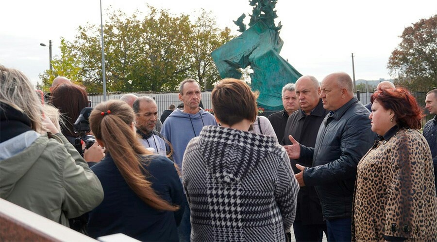 Жители Керчи почтили память жертв трагедии в политехе