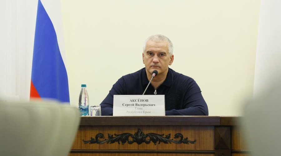 Аксенов пригрозил расследованием главам муниципалитетов и «Крымэнерго» и потребовал ускорить подключения абонентов