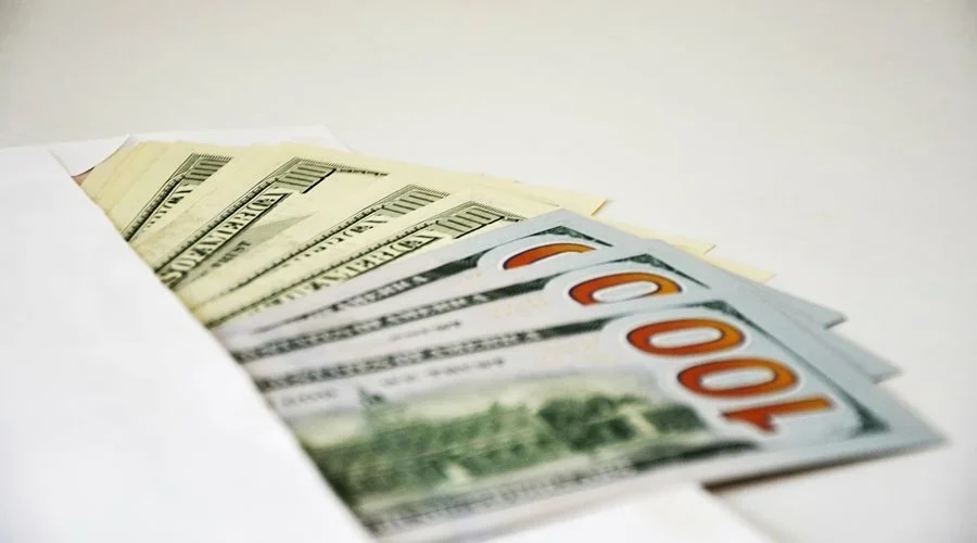 Экономист объяснил падение курса доллара ниже 68 рублей