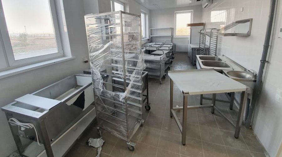 Мебель и оборудование начали завозить в новый медцентр под Симферополем