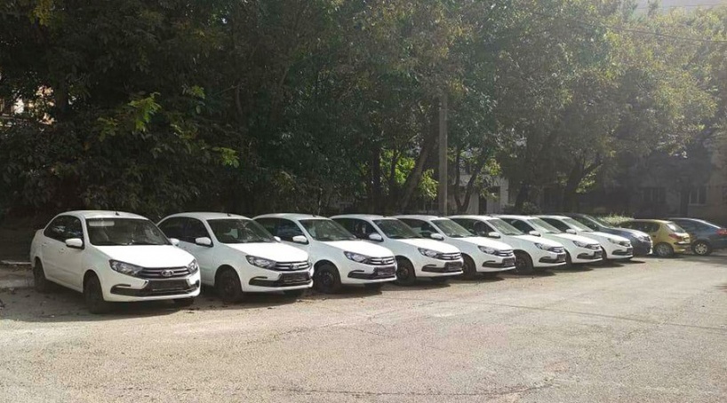 Почти 50 легковушек закупили для крымских больниц