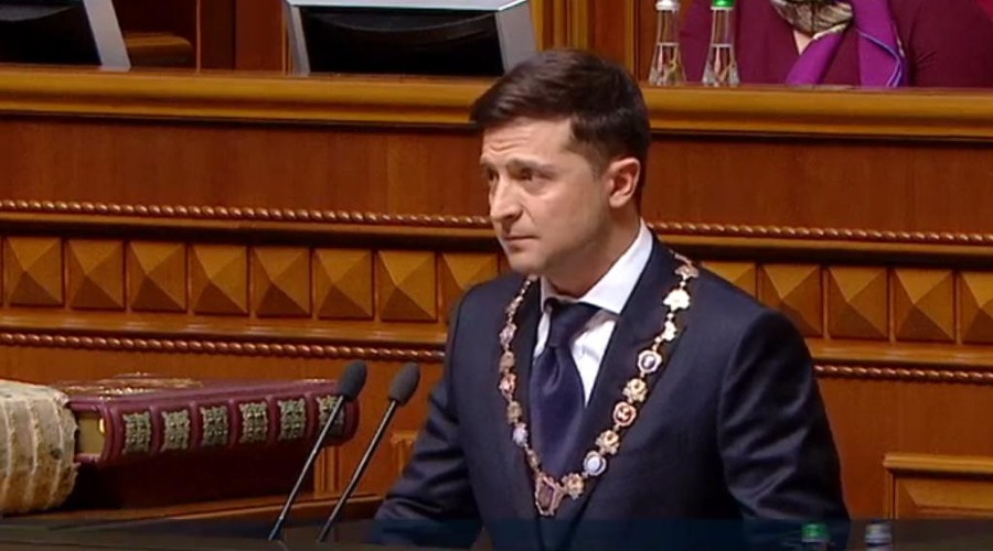 Зеленский призвал Раду отменить депутатскую неприкосновенность на Украине
