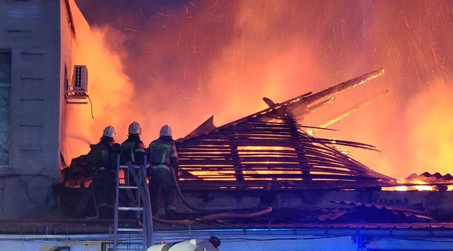 Пожар на складе в Симферополе локализован