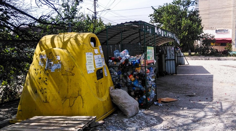 Аксёнов определил подрядчика благоустройства мусорных площадок и остановок в Симферополе