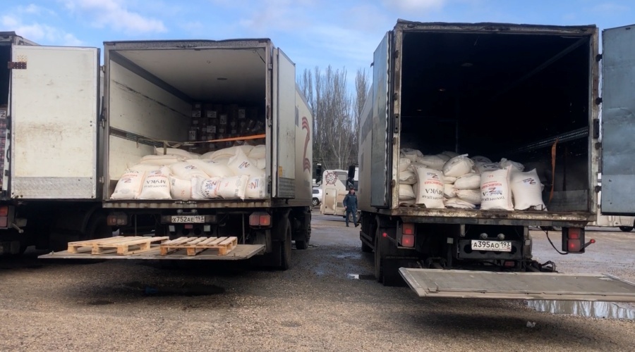 Военные доставили из Крыма в украинский Мелитополь 110 тонн гуманитарного груза