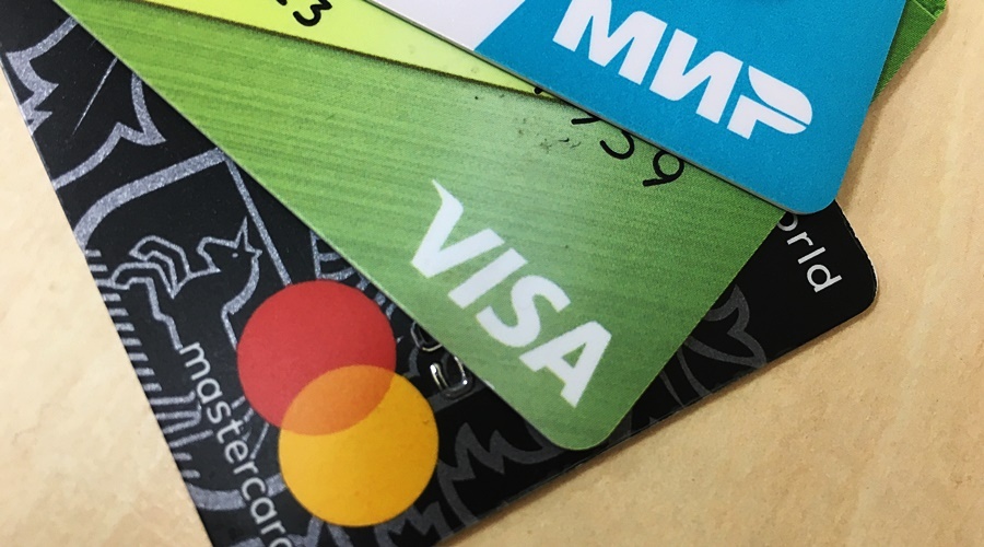 Банки РФ автоматически перевыпустят истекшие карты Visa и Mastercard на базе системы «Мир»