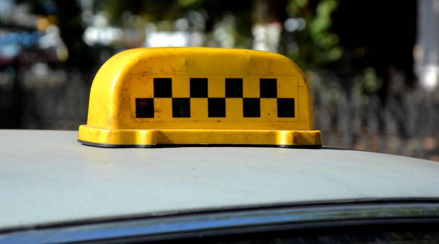 Ялтинские таксисты обязались не поднимать стоимость проезда в период ЧС
