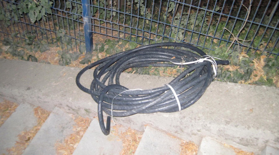 Четверо мужчин украли 80 метров кабеля с места реконструкции набережной Салгира в Симферополе