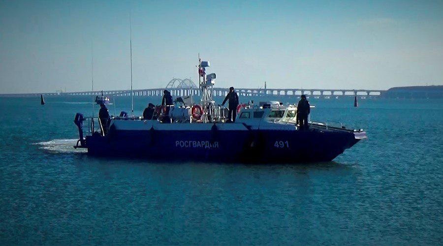 Десантные катера Росгвардии заступили на охрану акватории у Крымского моста